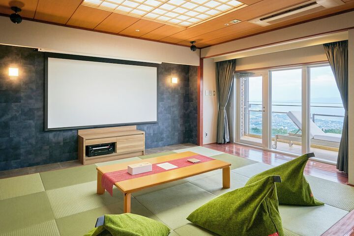 Room 26 of 107