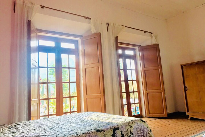 Room 6 of 31