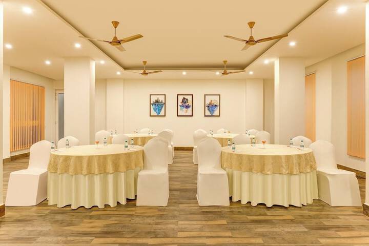 Ballroom/Hall 102 of 109
