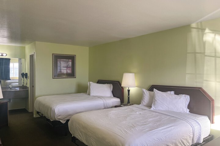 Room 6 of 19