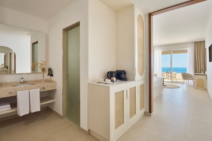 Room 15 of 60