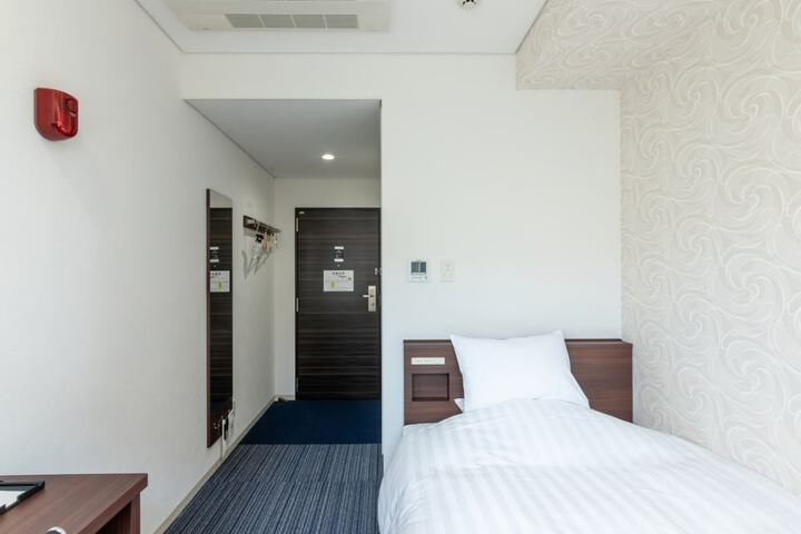 Room 14 of 60