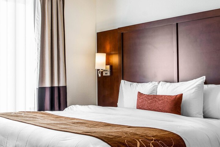 Suite 2 Double Beds Accessible (6 of 8)