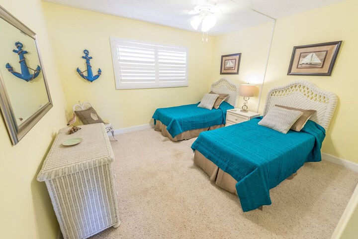 Room 4 of 10