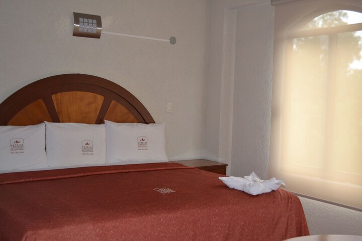 Room 13 of 36