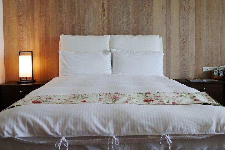 Room 13 of 180