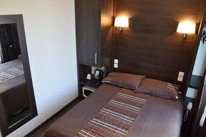 Room 21 of 48