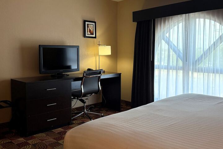 Room 37 of 70
