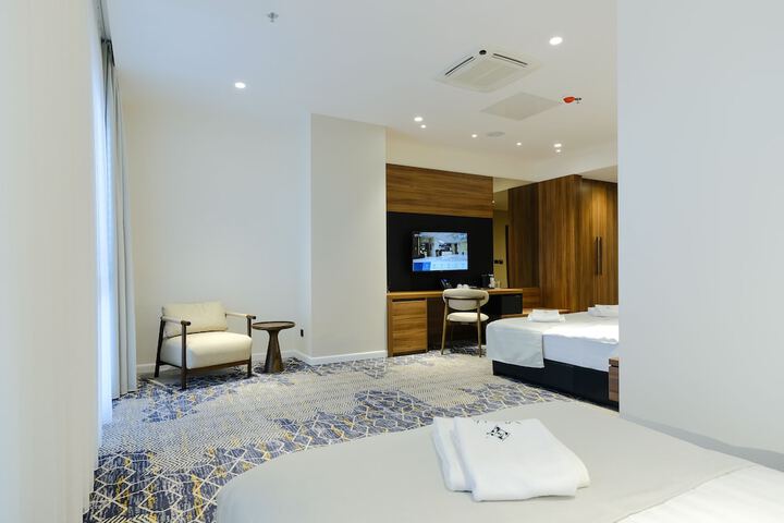 Room 46 of 103