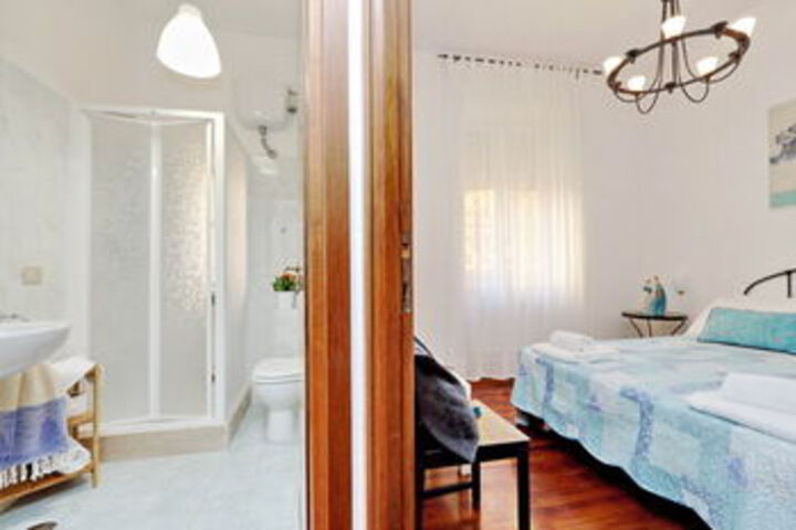 Room 12 of 23