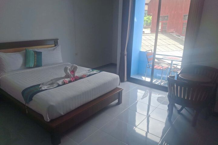 Room 27 of 71