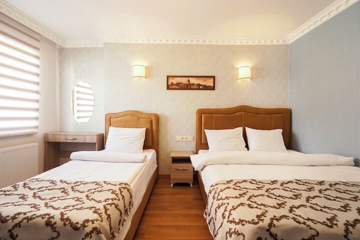 Room 5 of 25