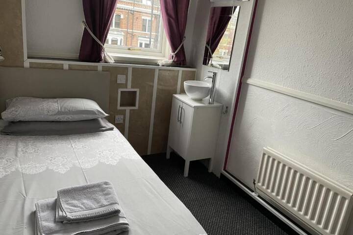 Room 30 of 58