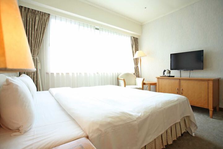 Room 6 of 40