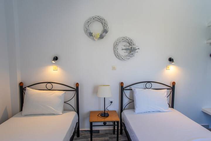 Room 20 of 165