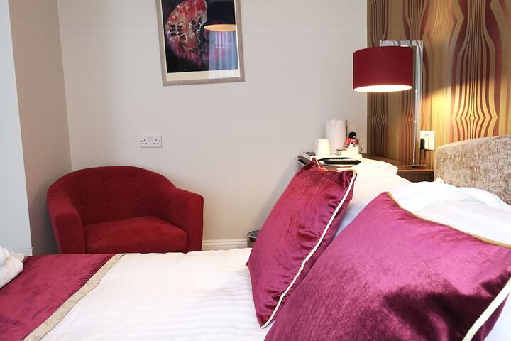 Room 32 of 118