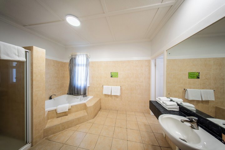 Room 46 of 117