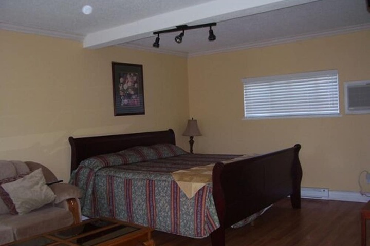 Room 6 of 20