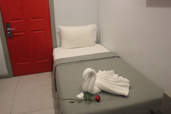 Room 4 of 15