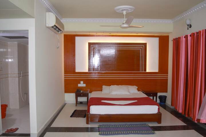 Room 10 of 24