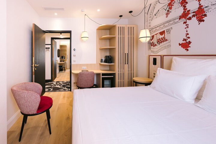 Room 21 of 45