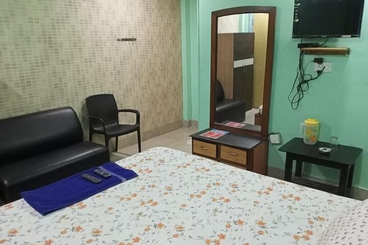 Room 13 of 22