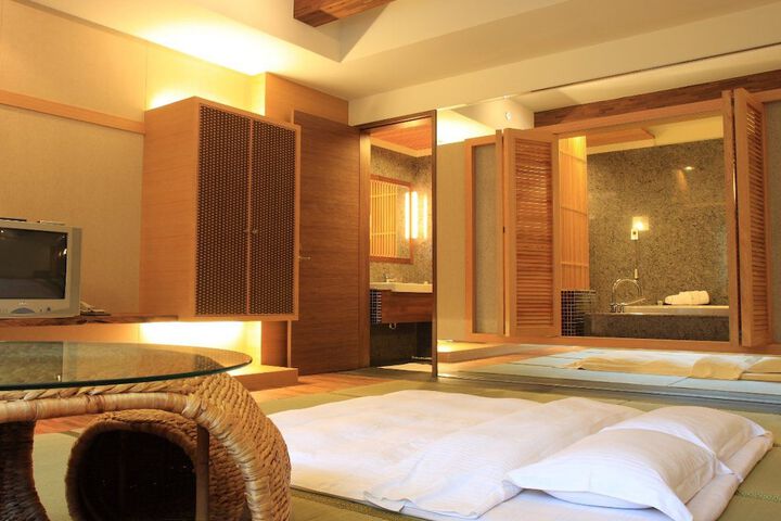 Room 7 of 50