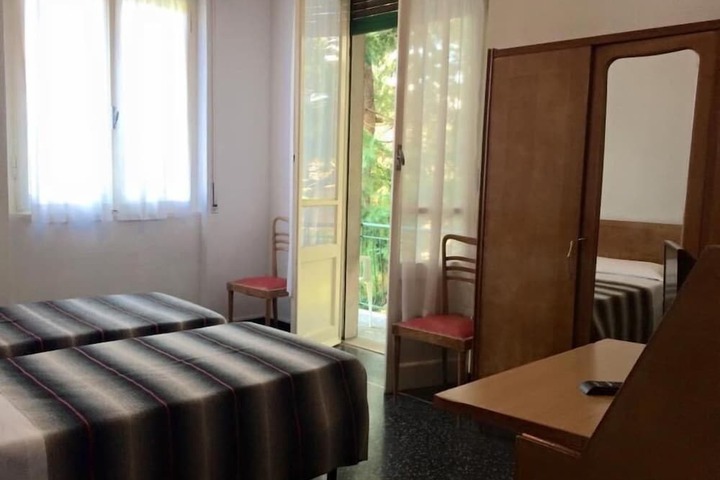 Room 5 of 40