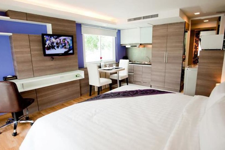 Room 10 of 31