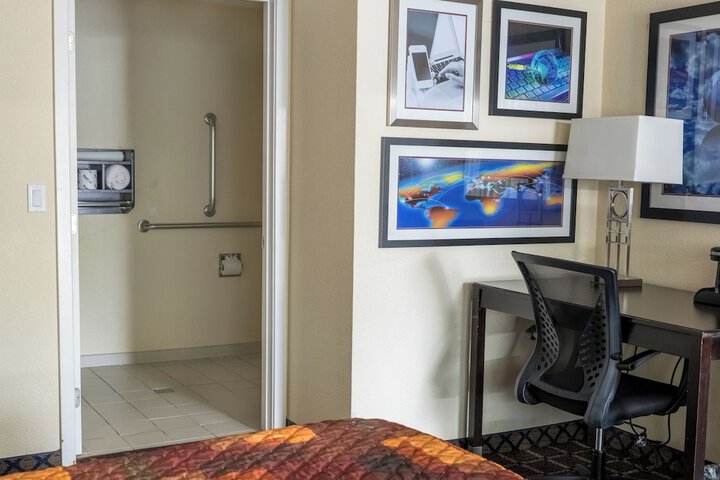 Room 26 of 60