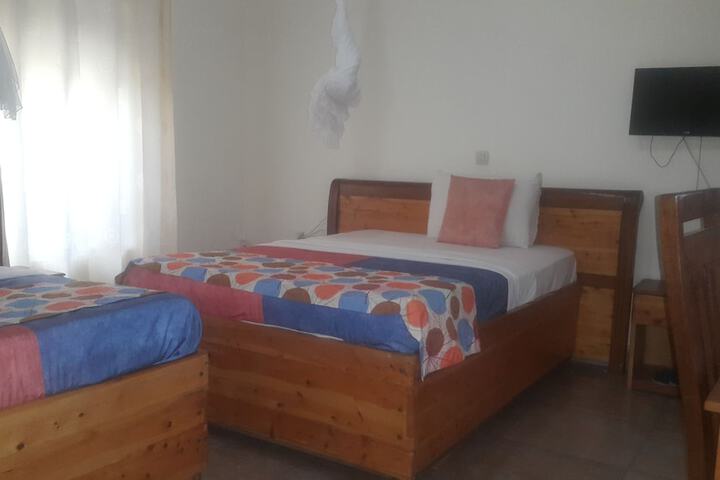 Room 4 of 10