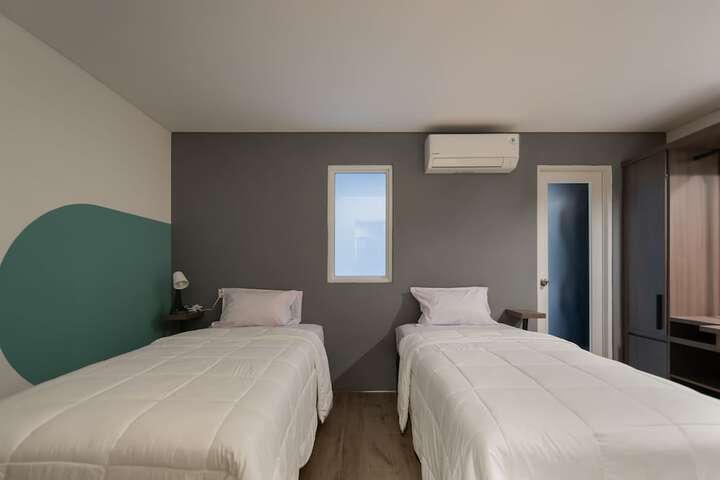 Room 15 of 20