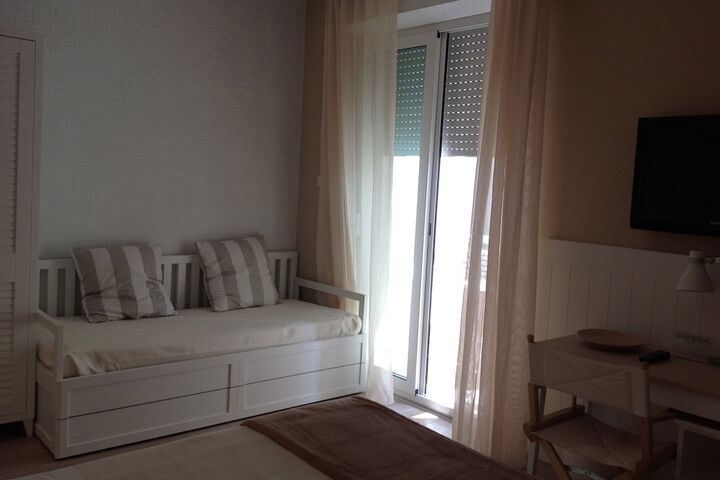 Room 9 of 39