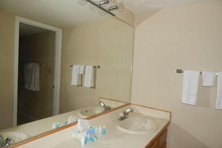 Room 32 of 139