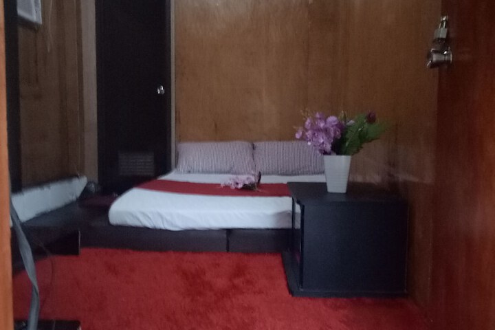 Room 2 of 2