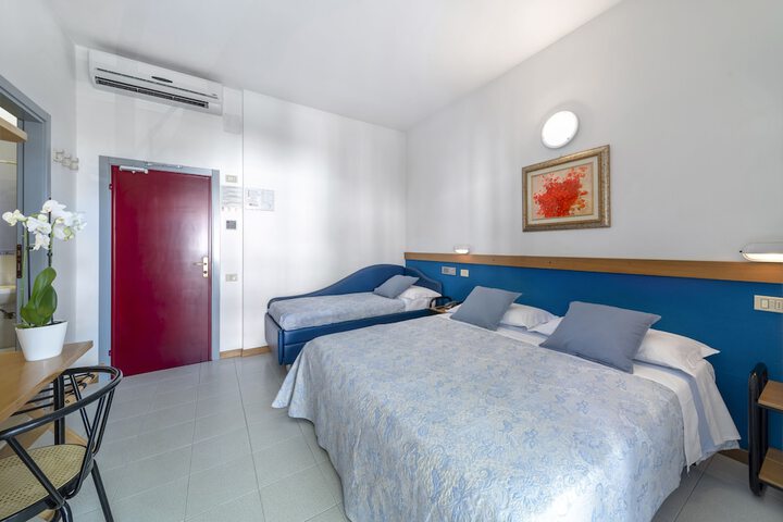 Room 25 of 68