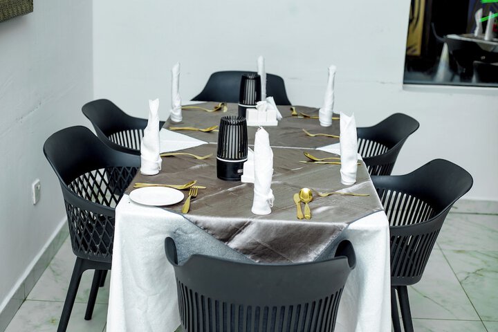 Dining 41 of 49