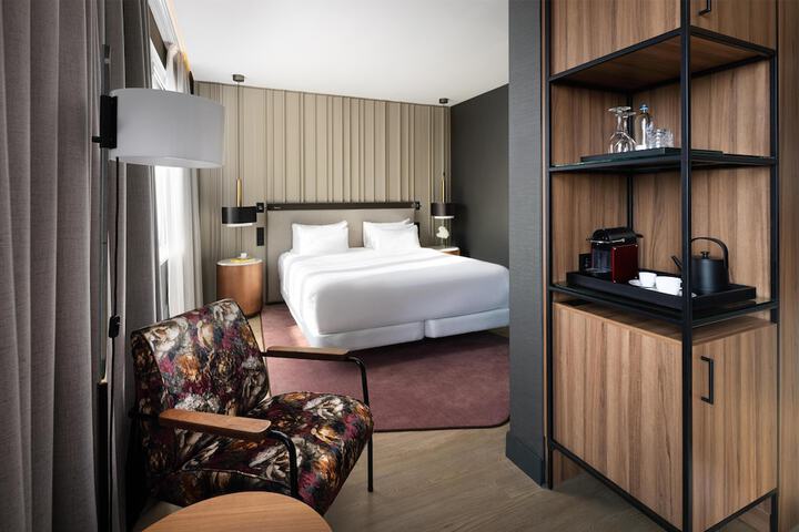 Room 60 of 90