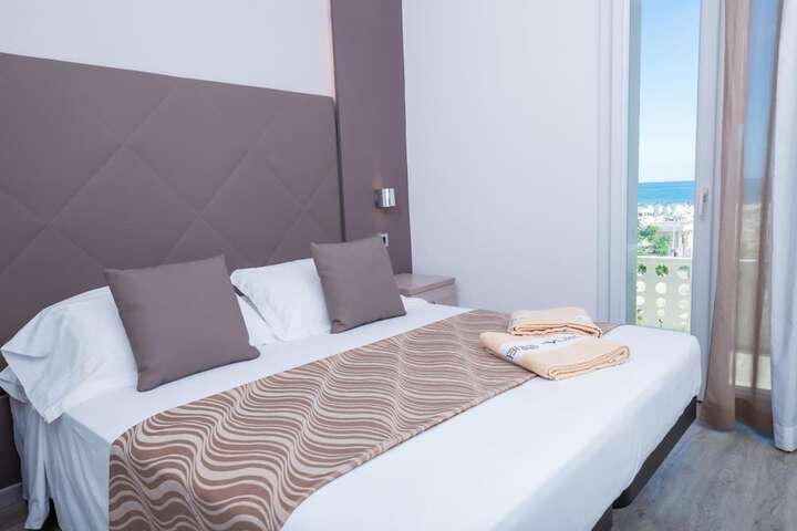 Room 15 of 53