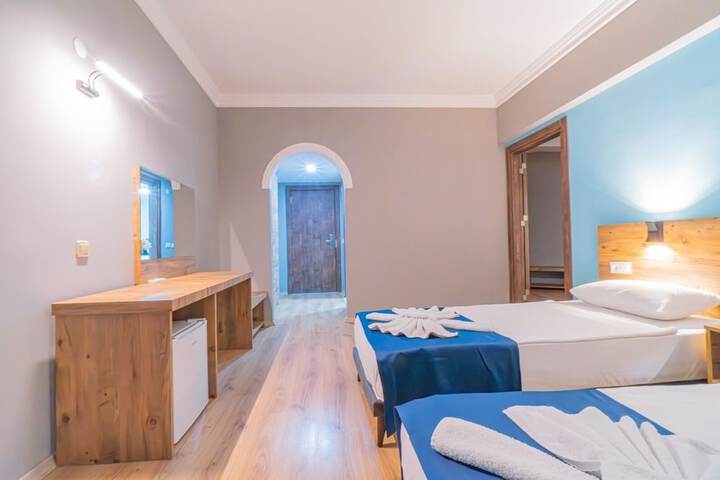 Room 14 of 74