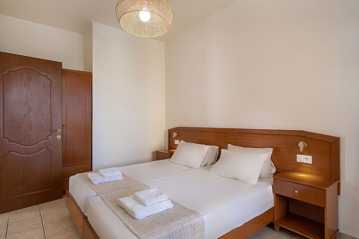 Room 43 of 127