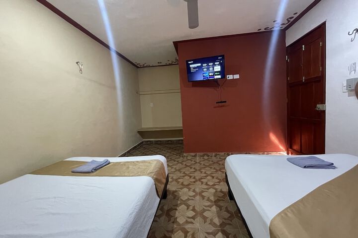 Room 13 of 28