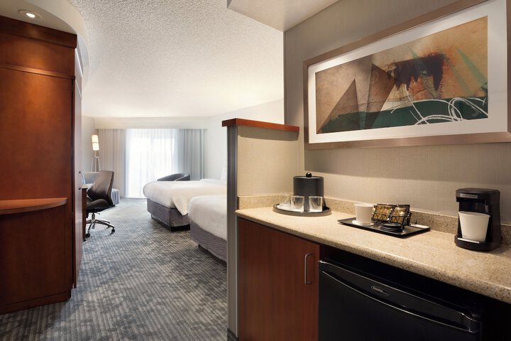 Room 10 of 27