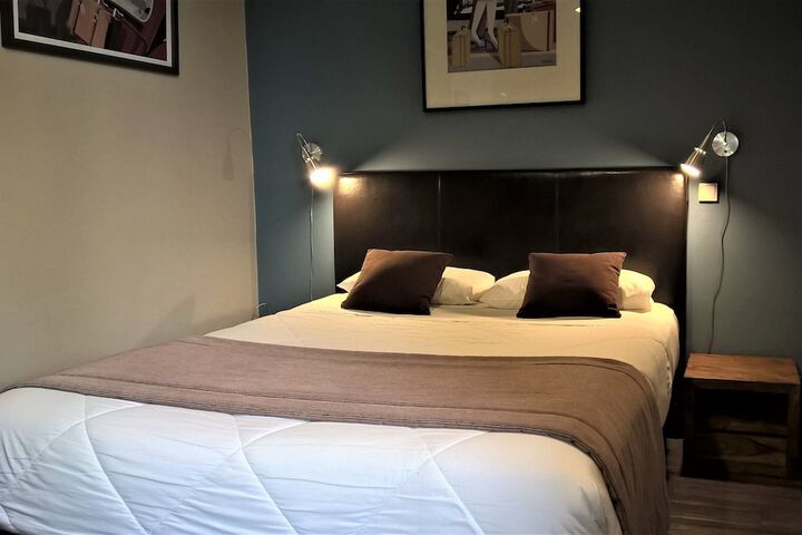 Room 14 of 90