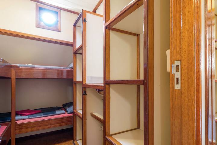 Room 12 of 40