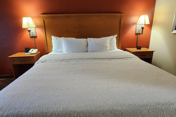 Room 7 of 30