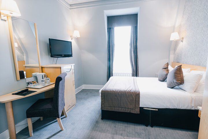 Room 35 of 60