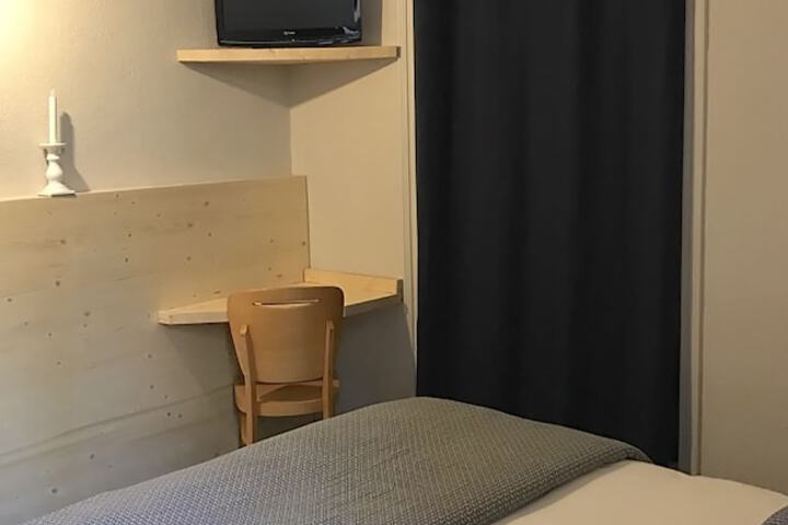 Room 50 of 94