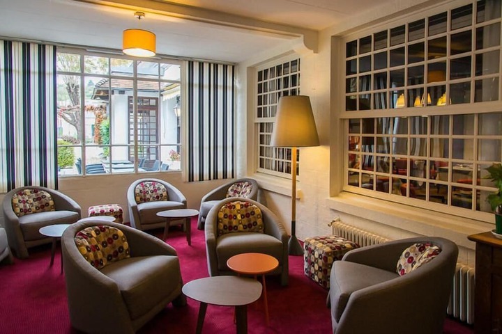 Entrance & Lobby