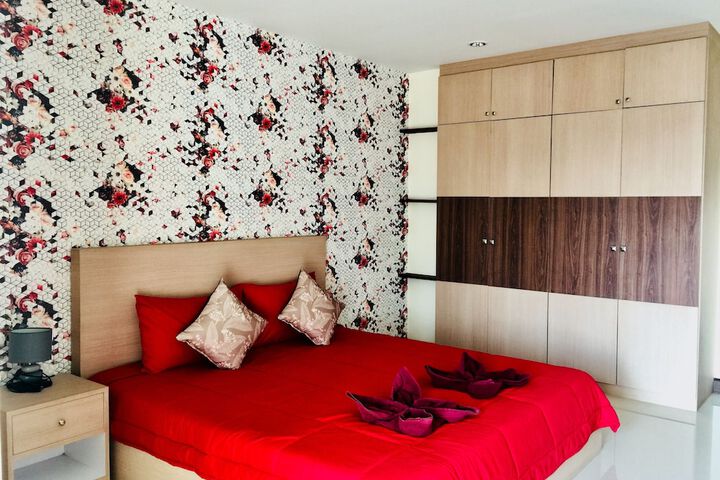 Room 16 of 35